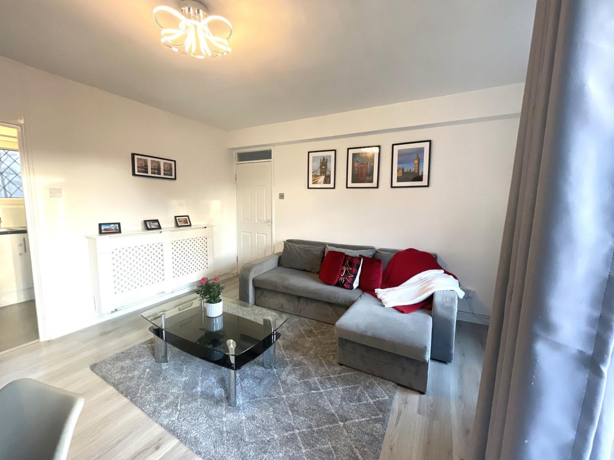 Apartament Comfortable Flat Near To *